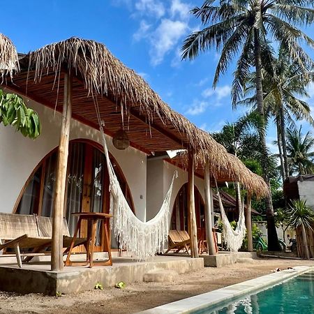 Rumah Canaria Bungalow Gili Trawangan Exterior photo