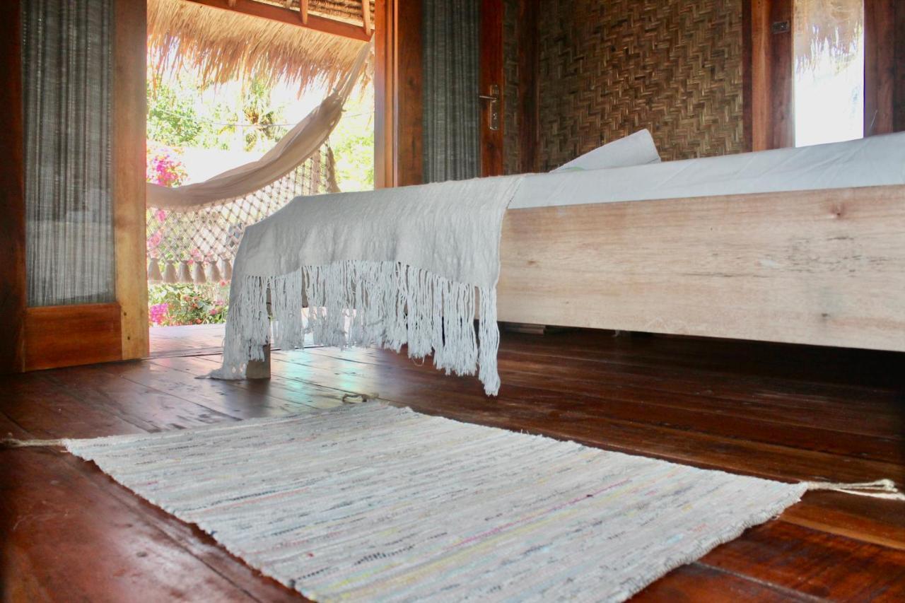 Rumah Canaria Bungalow Gili Trawangan Exterior photo