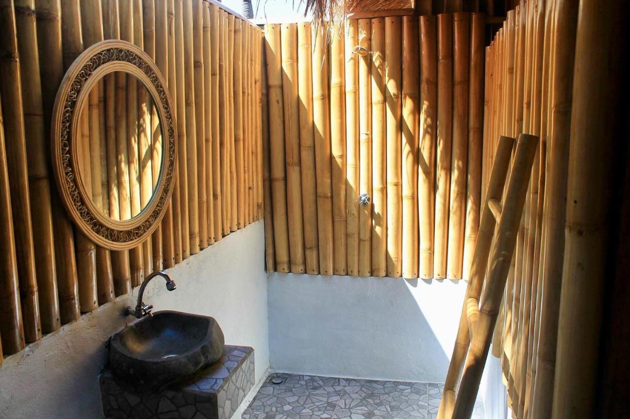 Rumah Canaria Bungalow Gili Trawangan Exterior photo