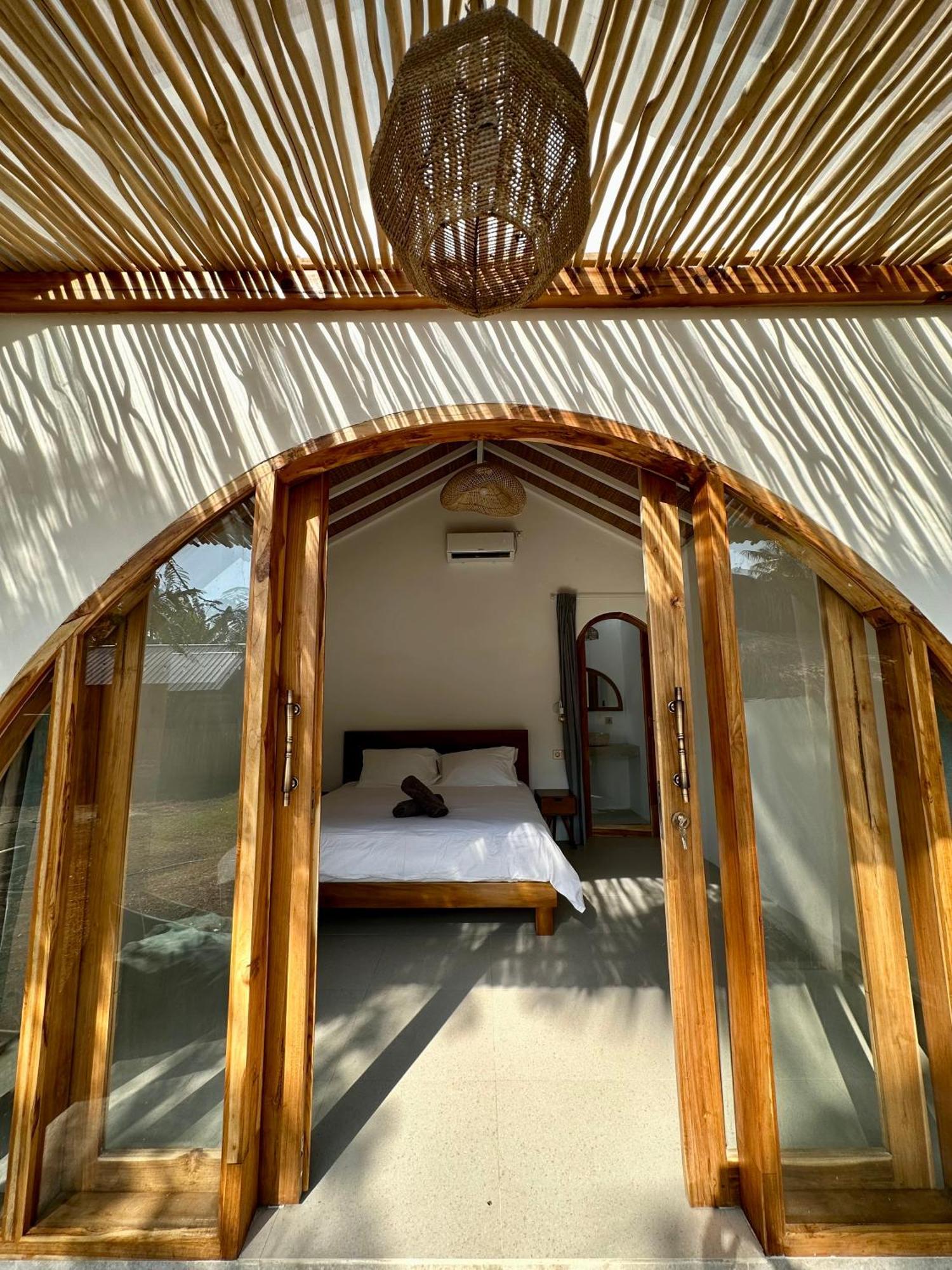 Rumah Canaria Bungalow Gili Trawangan Exterior photo